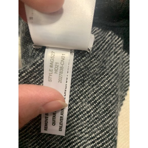 J Crew Womans Cape Scarf with Faux Fur Buffalo Plaid Cream  Black - Picture 5 of 6